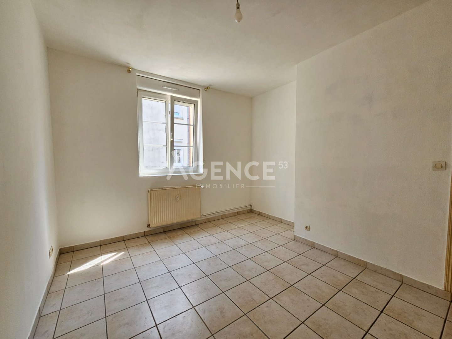 Appartement au 1er étage + place de parking privé A VENDRE - ST OMER - 64.56 m2 - 105 000 €